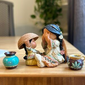 Enesco 1997 Friends of The Feather  she who plays well with others Figurine